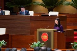 Ưu tiên phát triển công nghệ và văn hóa đọc, bảo vệ bản quyền