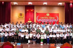 Những người mẹ đến từ lực lượng Công an
