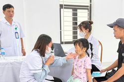 Khám sức khỏe cho học sinh để chủ động phòng bệnh