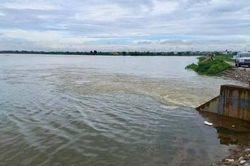 Hà Nội nâng mức báo động lũ trên sông Bùi