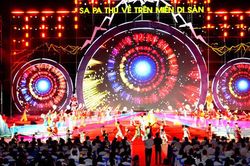 'Sa Pa - Thu về trên miền di sản' rực rỡ những vũ điệu trong sương