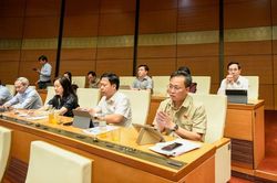 Thông qua Nghị quyết điều chỉnh chủ trương đầu tư đường sắt Lào Cai - Hà Nội - Hải Phòng