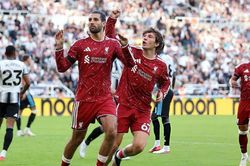 Thoát hiểm ngoạn mục, Liverpool chia điểm Newcastle trong trận cầu nghẹt thở
