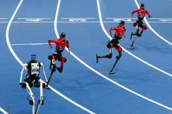 Robot hình người phá kỷ lục 100 m của Usain Bolt