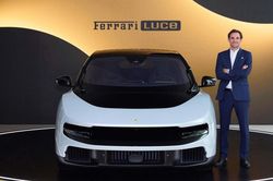 Ferrari Luce ra mắt Hàn Quốc với khoang lái OLED Samsung Display