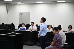 Cựu hiệu trưởng 'ăn chặn' tiền A80 của sinh viên bị đề nghị 3 - 3 năm 6 tháng tù