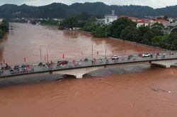 Sở Xây dựng Lạng Sơn: Vết nứt cầu Đông Kinh là khe co giãn, không phải sự cố