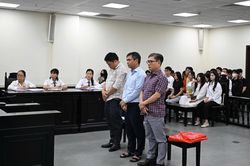 Cựu hiệu trưởng 'ăn chặn' tiền A80 của sinh viên lĩnh án 3 năm tù