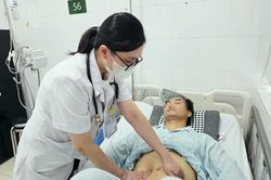 Tổn thương gan vì thói quen 'đau chưa hết thì uống thêm thuốc'