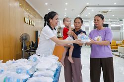 Công an Lạng Sơn trắng đêm cứu người, mở cửa nhà khách đón dân vùng lũ