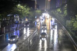 Mưa lớn trên diện rộng tại Hà Nội: Tình trạng úng ngập được cải thiện rõ nét