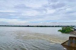 Hà Nội nâng mức báo động lũ trên sông Bùi
