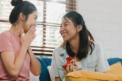 Ai cũng có thể 'lỡ miệng', riêng 4 cung hoàng đạo này thì không