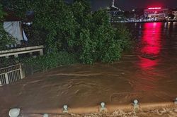 Đợt mưa lớn kéo dài hơn dự báo, đề phòng rủi ro đa thiên tai