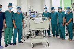 Lấy 3 mảnh xương lươn trong phế quản cho bé trai 7 tháng tuổi