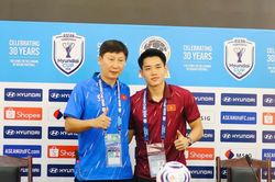 Thầy Kim mong Đình Bắc ghi bàn, hứa cùng trò nhảy ăn mừng nếu vô địch