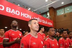 Á quân V-League tăng tốc với 11 tân binh, quyết đua vô địch