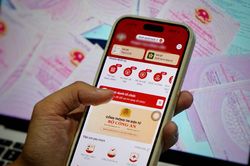 Sổ đỏ lên VNeID, giá bất động sản có hạ nhiệt?