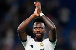 Mourinho họp riêng với Vinicius