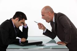 'Con dao hai lưỡi' mang tên quyền lực chốn công sở