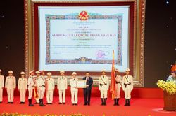 Công an thành phố Đà Nẵng đón nhận danh hiệu 'Anh hùng Lực lượng vũ trang nhân dân'