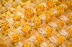 Giá vàng ngày 25/8: Trong nước, thế giới nối dài đà tăng