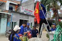 Hải đoàn 21 xây dựng 'Đường cờ Tổ quốc' tặng người dân thôn Sâm Linh