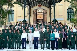 Tổng B&iacute; thư, Chủ tịch nước T&ocirc; L&acirc;m gặp mặt đại biểu Hội Cựu thanh ni&ecirc;n xung phong Việt Nam