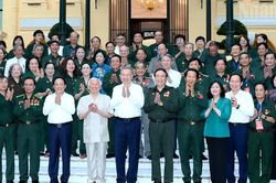[Ảnh] Tổng B&iacute; thư, Chủ tịch nước T&ocirc; L&acirc;m gặp mặt c&aacute;c đại biểu dự Đại hội đại biểu to&agrave;n quốc Hội Cựu thanh ni&ecirc;n xung phong Việt Nam