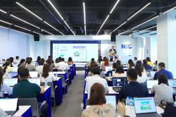 Đưa công cụ trí tuệ nhân tạo đến gần hơn với giáo viên và học sinh