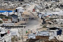 Hai mặt trận, một sức ép: Khủng hoảng nhân đạo đè nặng vai người dân Palestine