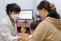 Trường học mở cửa, nguy cơ dịch bệnh tăng theo