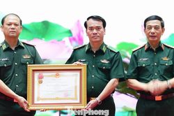 Những 'viên gạch hồng' đắp bồi thế trận lòng dân vững chắc