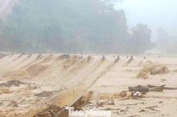 Thả lưới bắt cá giữa mưa lớn, người đàn ông bị nước cuốn tử vong