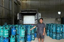 Phát hiện đường dây mua bán, san chiết gas giả ở Hà Nội