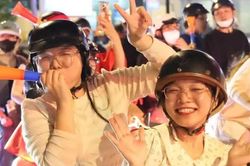 'Đi bão', người trẻ thể hiện tình yêu bóng đá, yêu nước thế nào cho văn minh?