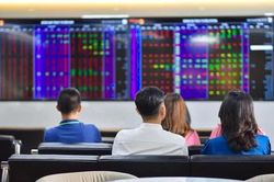 VN-Index tăng dù phần lớn cổ phiếu giảm giá