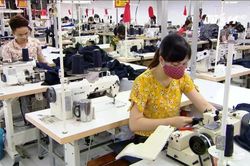 Doanh nghiệp đang hưởng ưu đãi có tiếp tục được giảm 30% thuế?