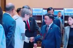Lễ đón Thường trực Ban Bí thư Trần Cẩm Tú thăm chính thức Singapore