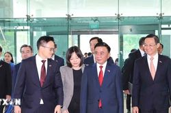 Thường trực Ban B&iacute; thư Trần Cẩm T&uacute; kết th&uacute;c tốt đẹp chuyến thăm ch&iacute;nh thức Singapore