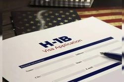 Mỹ công bố dự thảo áp dụng mức phí hơn 100.000 USD cho thị thực lao động H-1B