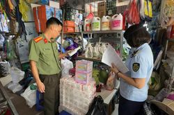 Hà Nội phát hiện nhiều hàng giả, hàng nhái tại cơ sở kinh doanh