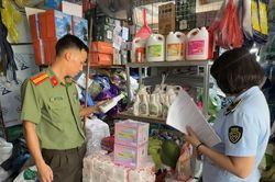 Hà Nội phát hiện nhiều hàng giả, hàng nhái tại cơ sở kinh doanh