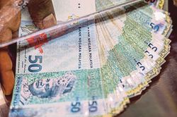 Bất ổn quanh cuộc chiến kinh tế Mỹ - Iran kéo đồng ringgit của Malaysia hạ giá