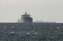 Chi phí vận chuyển dầu bằng siêu tàu qua eo biển Hormuz lên tới 20 triệu USD