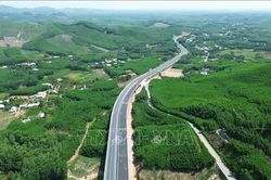 Dự án mở rộng cao tốc La Sơn - Hòa Liên tăng tốc về đích đúng hạn