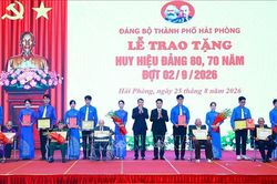 Thủ tướng Lê Minh Hưng: Chăm lo tốt hơn nữa đời sống vật chất, tinh thần của các đảng viên lão thành