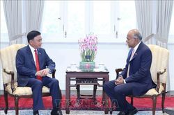 Thường trực Ban B&iacute; thư Trần Cẩm T&uacute; gặp Bộ trưởng Cao cấp Singapore K. Shanmugam