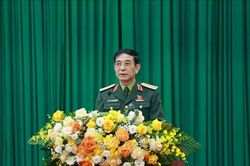 Trao Huy hiệu 35 năm tuổi Đảng tặng 5 Thứ trưởng Bộ Quốc phòng