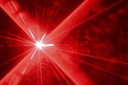 Quân đội Nga công bố video về súng laser cầm tay, xử lý mìn từ khoảng cách 100 m
